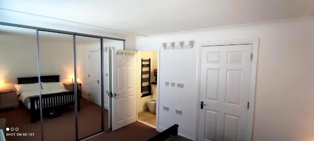 Surrey Quays Residency - Serviced Rooms ロンドン エクステリア 写真